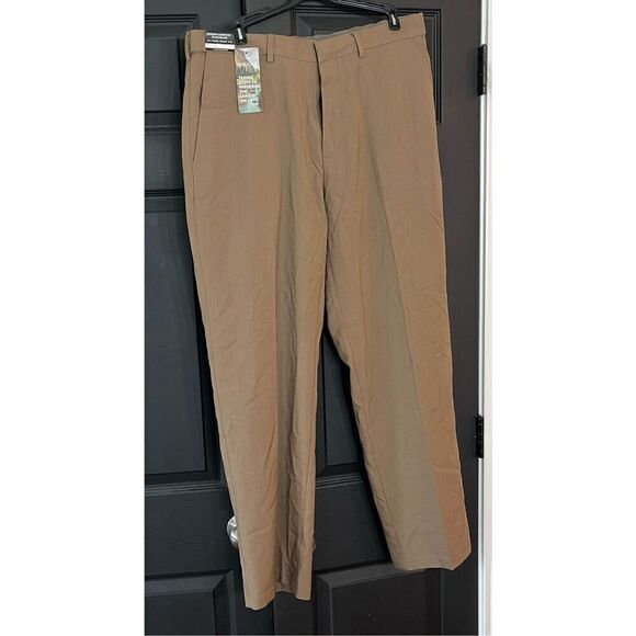 Haggar Men's Premium No Iron Khaki Classic Fit Expandable Waist Flat Front Pant - Picture 3 of 7